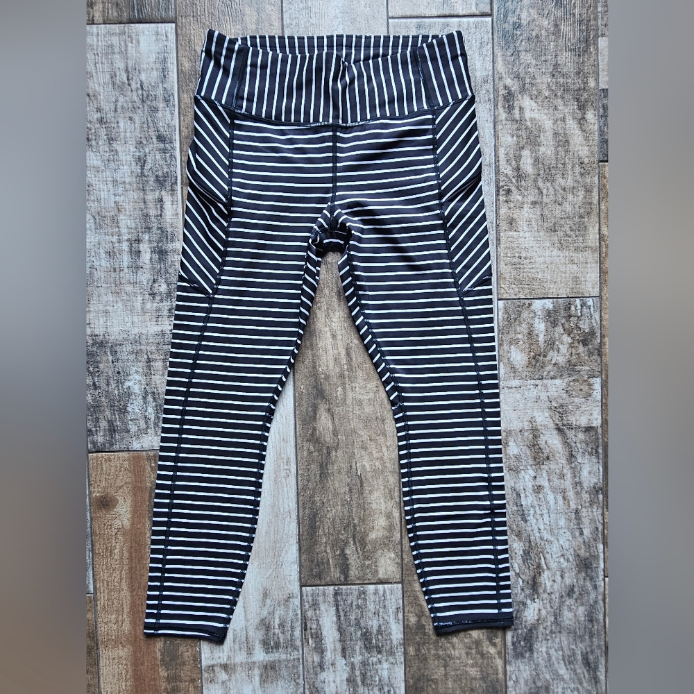 Athleta Striped Leggings Medium Black White High Rise Performance NWOT